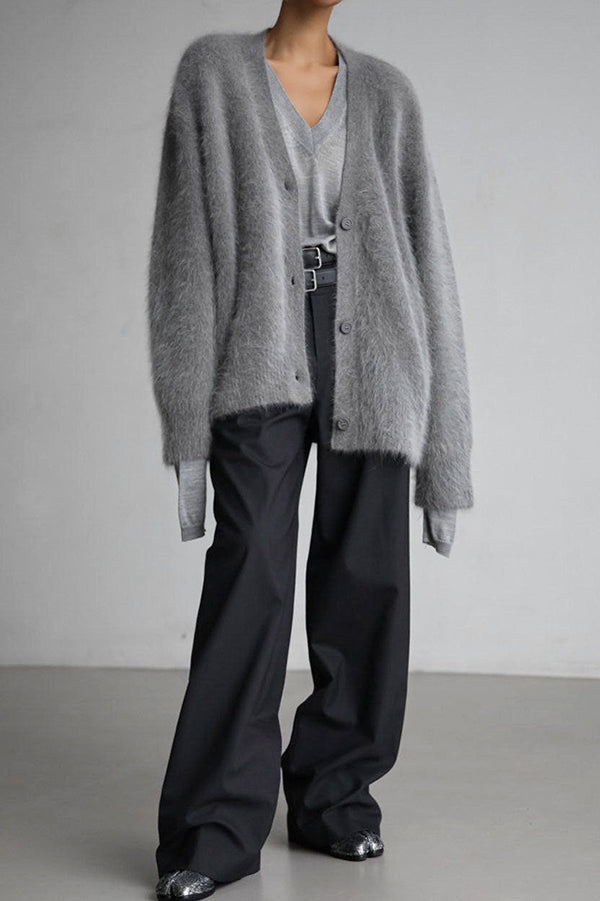 Lady Rin Loose V-neck Knitted Cardigan for Effortless Style