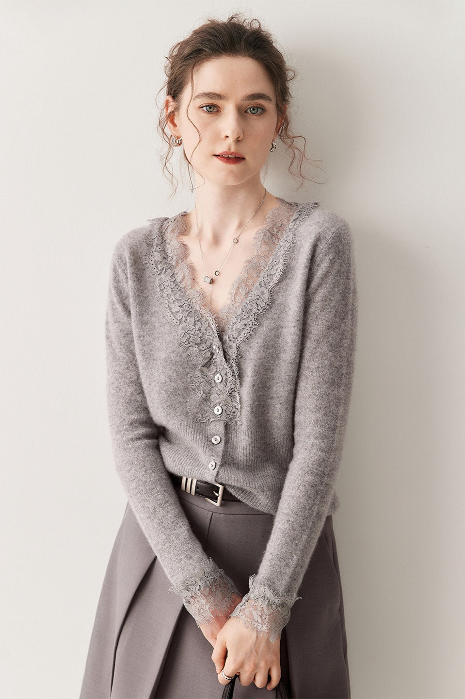 Luxe Cashmere V-Neck Cardigan with Elegant Lace Trim