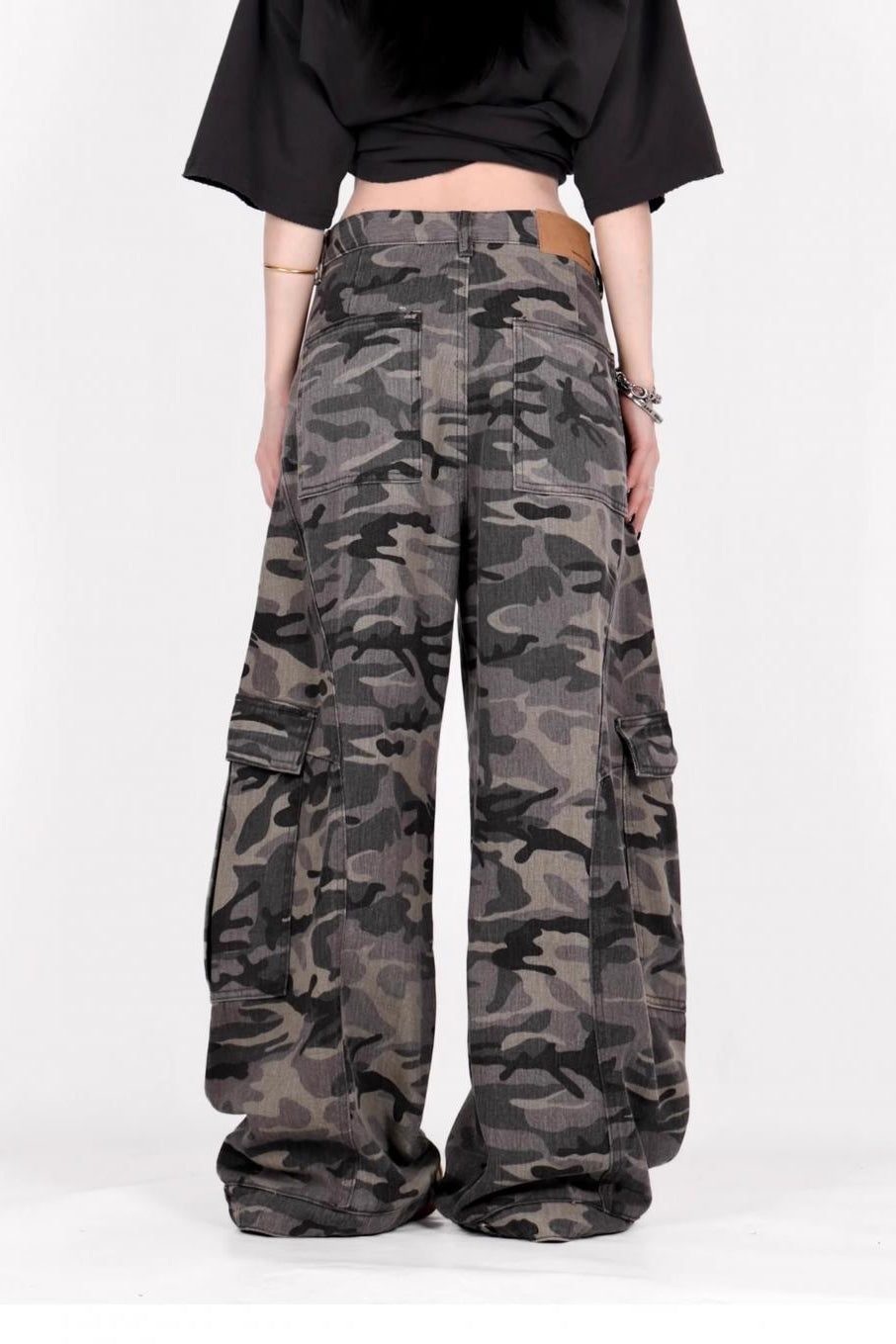 Vintage Camo Wide-Leg Cargo Pant