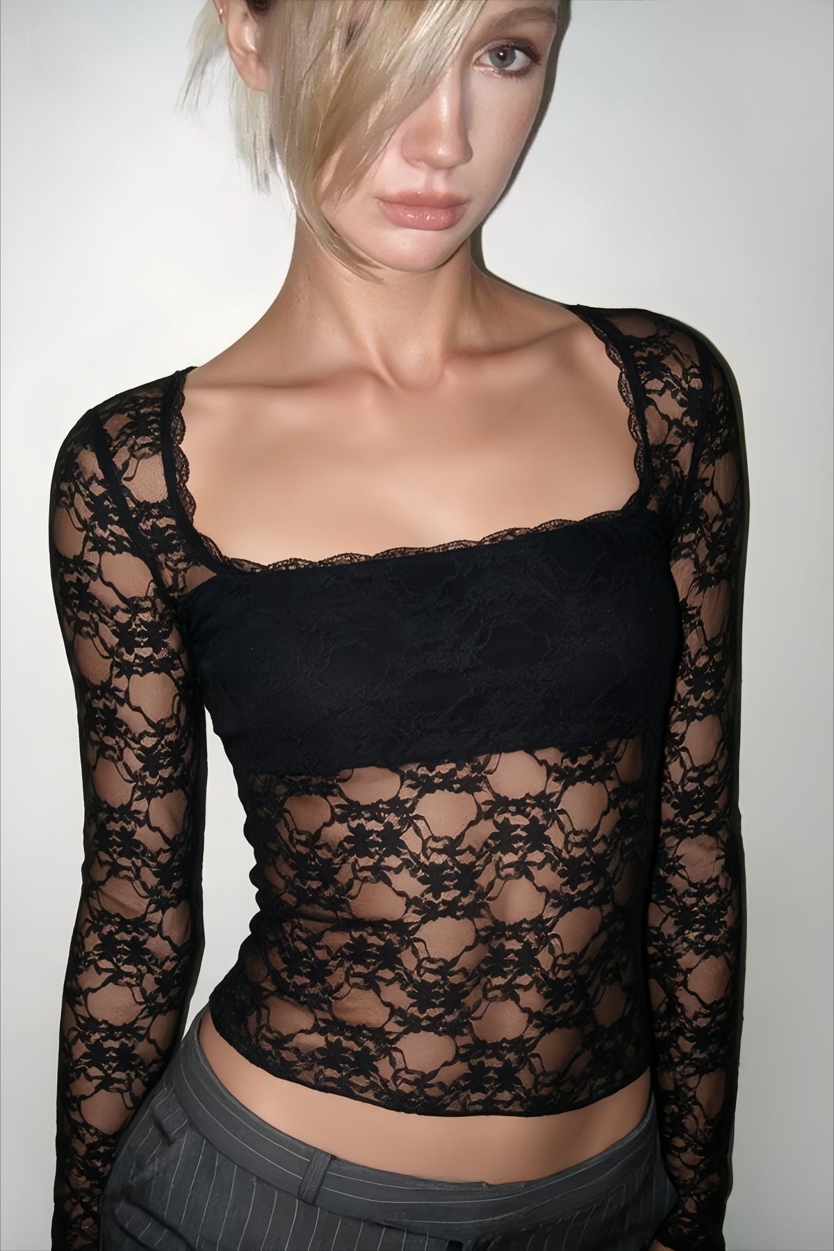 Floral Lace Square Neck Long Sleeved T-shirts