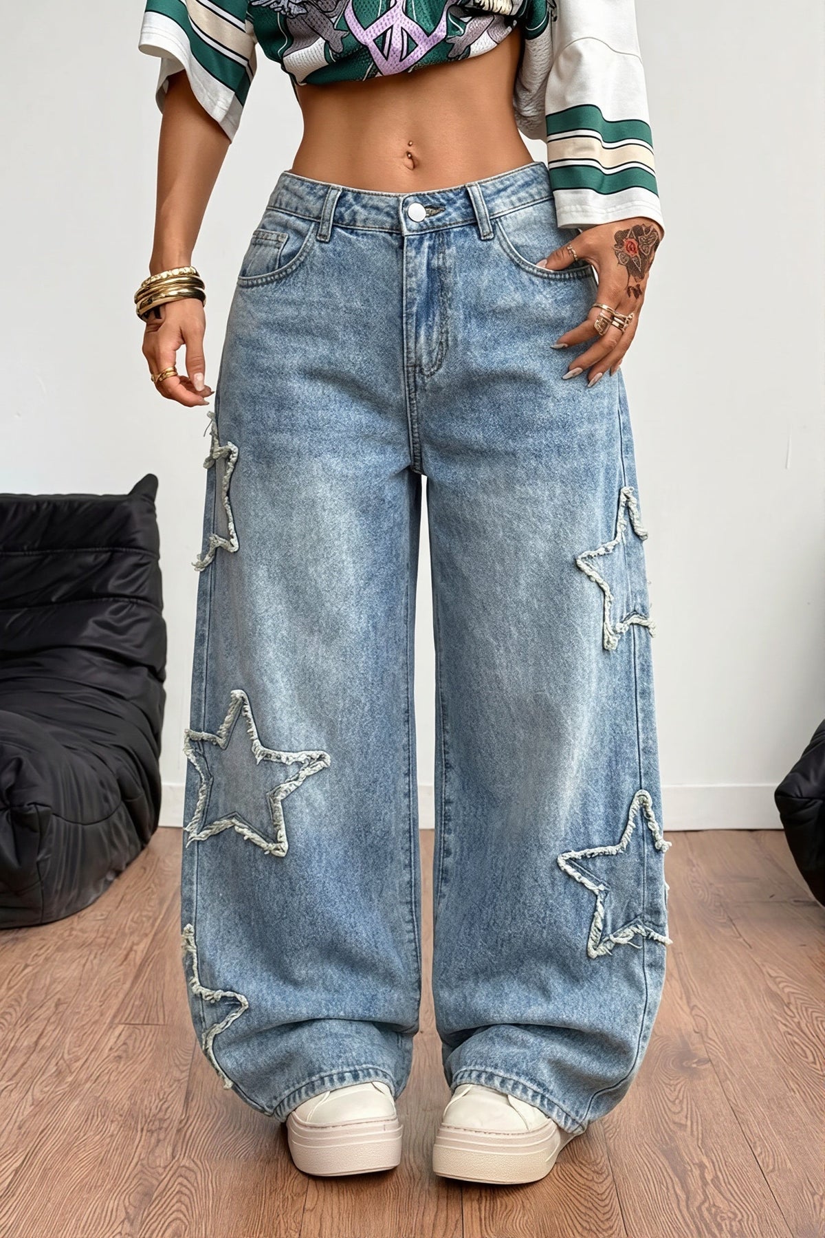 Frayed Star Applique Wide Leg Jeans