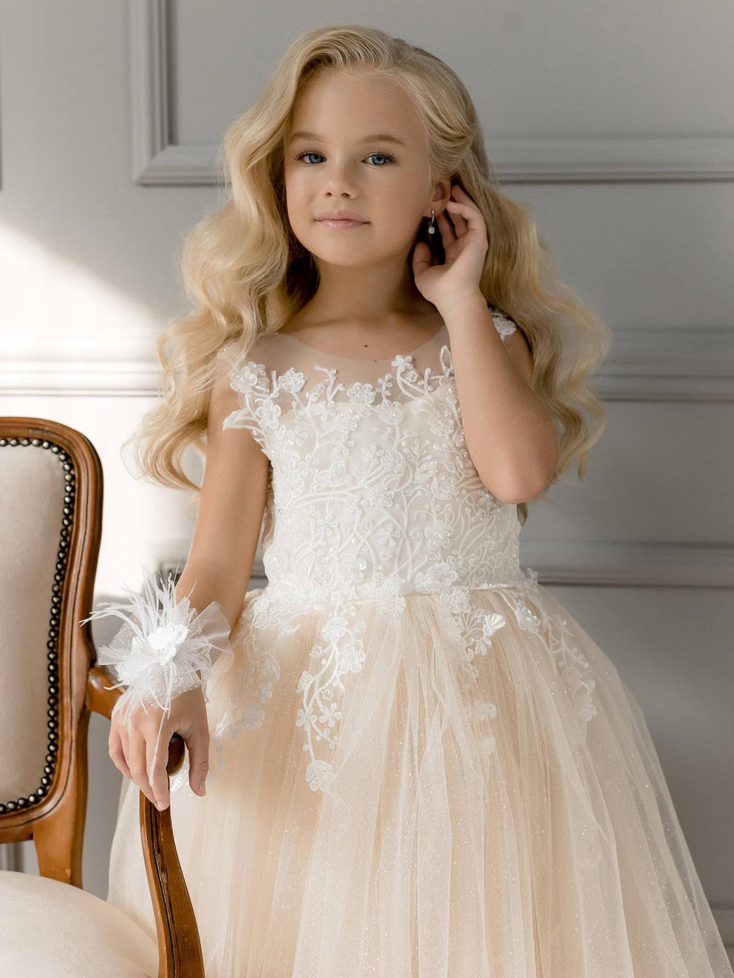 Champagne Shinning Sleeveless Ball Gown Flower Girls Dress With Lace - Fashionpara