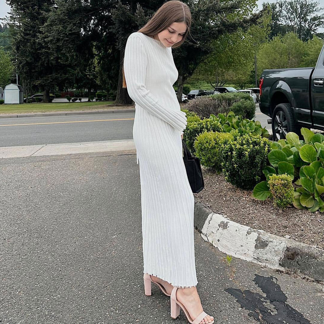 Charming Ribbed Knit Maxi Sweater Dress for Elegant Vacations