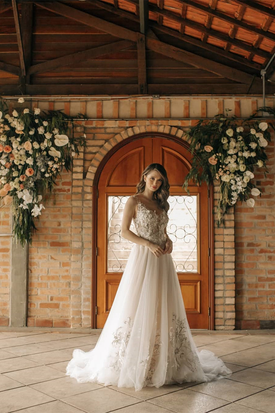 Chic A-Line Sleeveless Backless Wedding Dress with Floral Lace Accents - Fashionpara