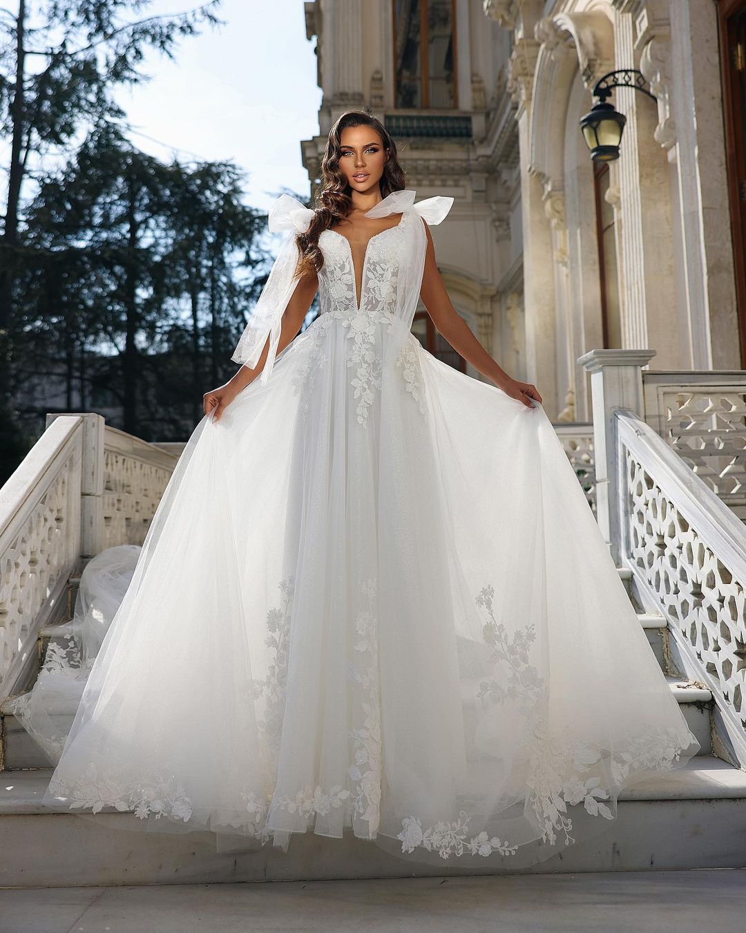 Chic Ivory A-line V-neck Sleeveless Lace Wedding Dress - Fashionpara