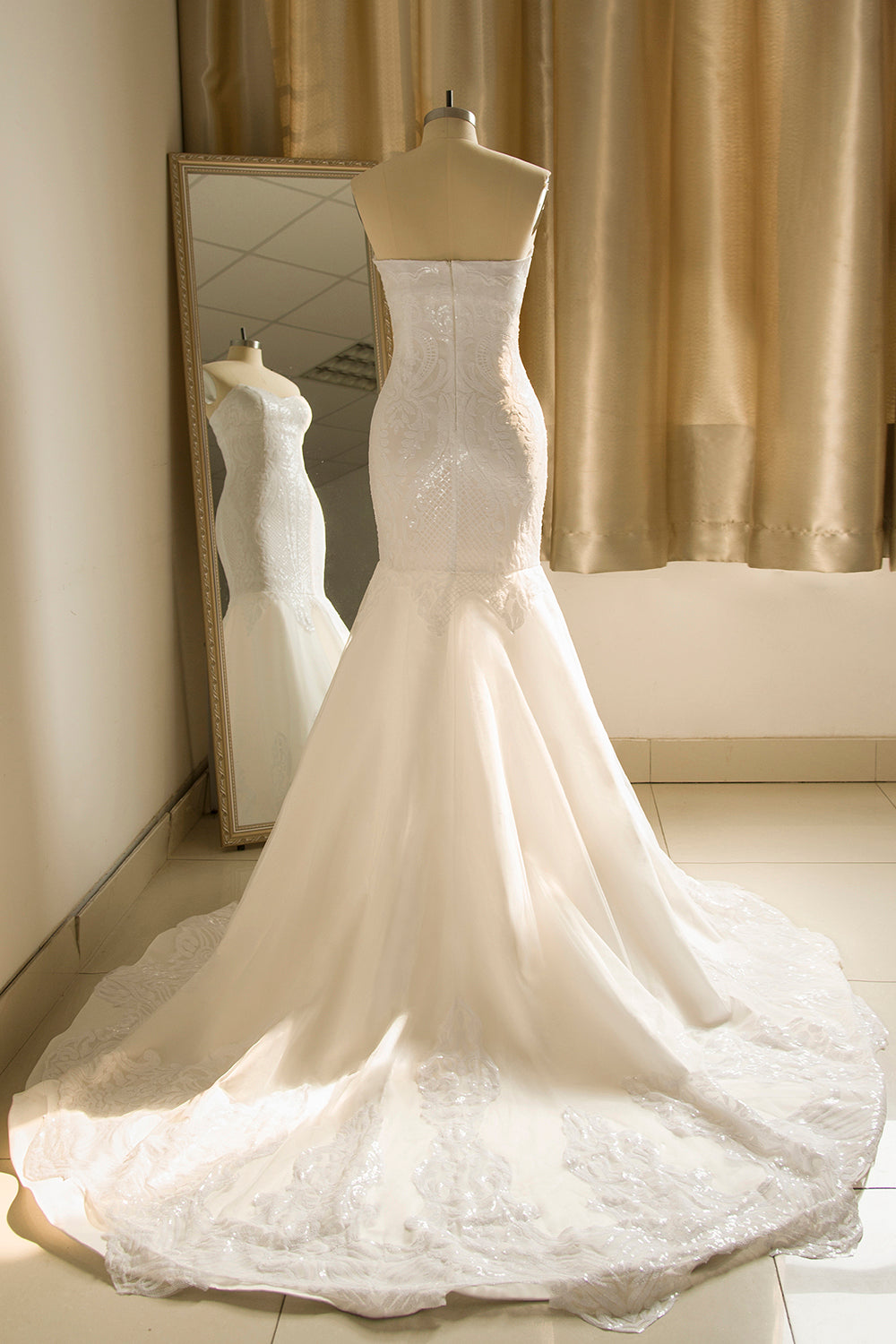 Chic Strapless Sweetheart Ivory Mermaid Prom Dresses Sleeveless Appliques Sequined Evening Dresses On Sale - Fashionpara