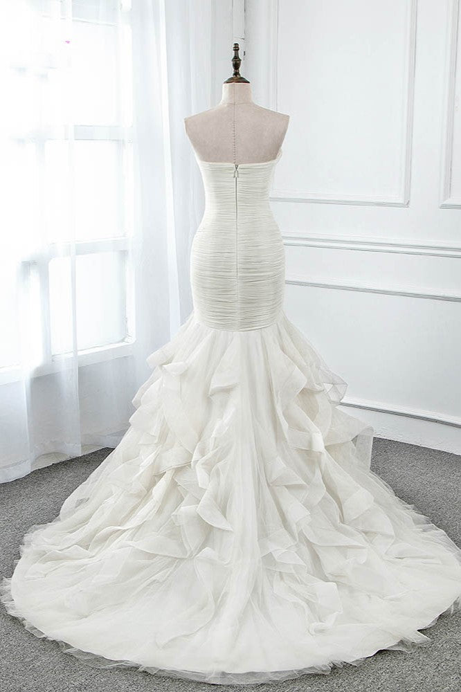 Chic Strapless Sweetheart Ivory Wedding Dresses Ruffles Tulle Sleeveless Bridal Gowns with Feather - Fashionpara