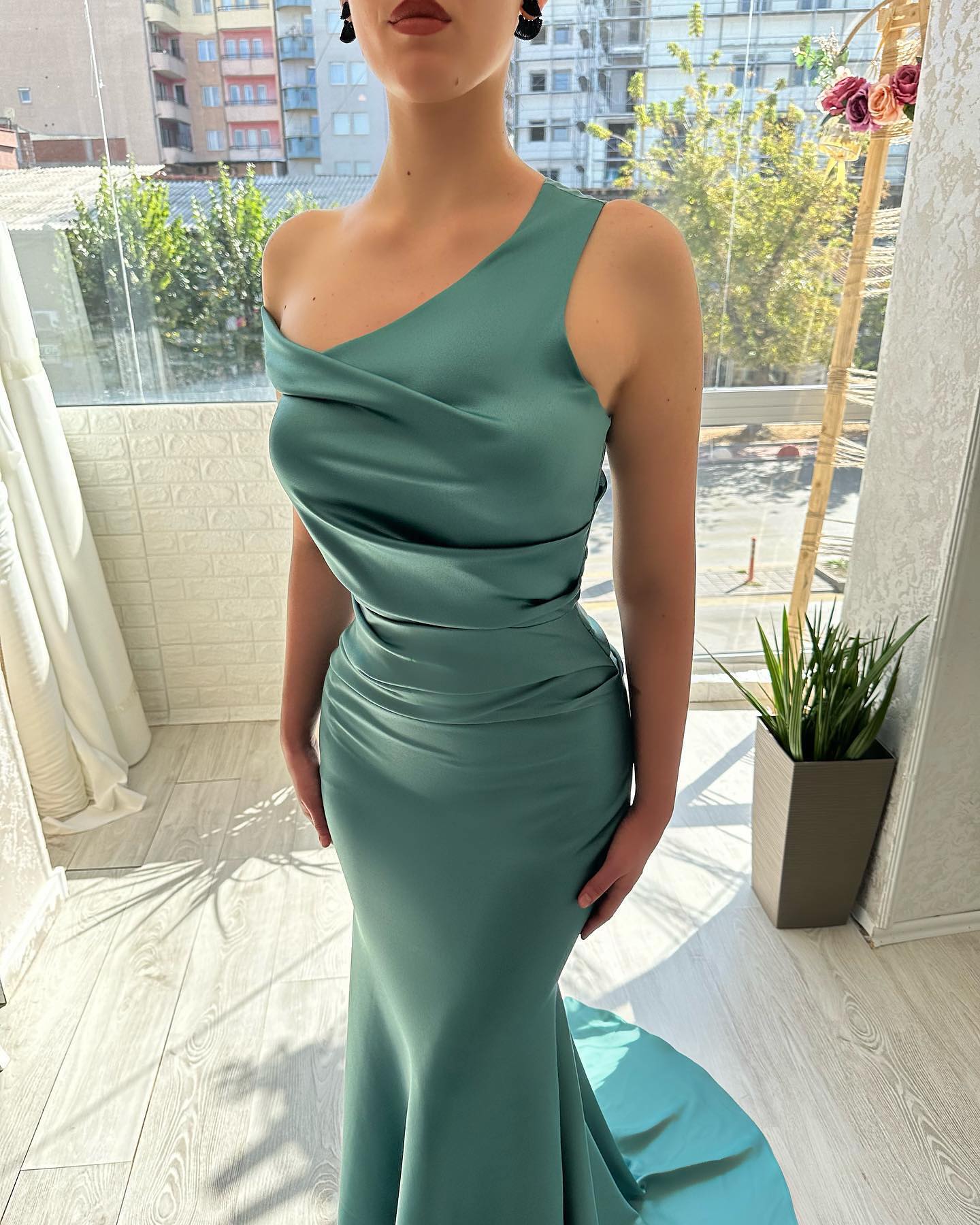 Designer Mermaid Long Green Elegant Sleeveless Satin Prom Dress - Fashionpara