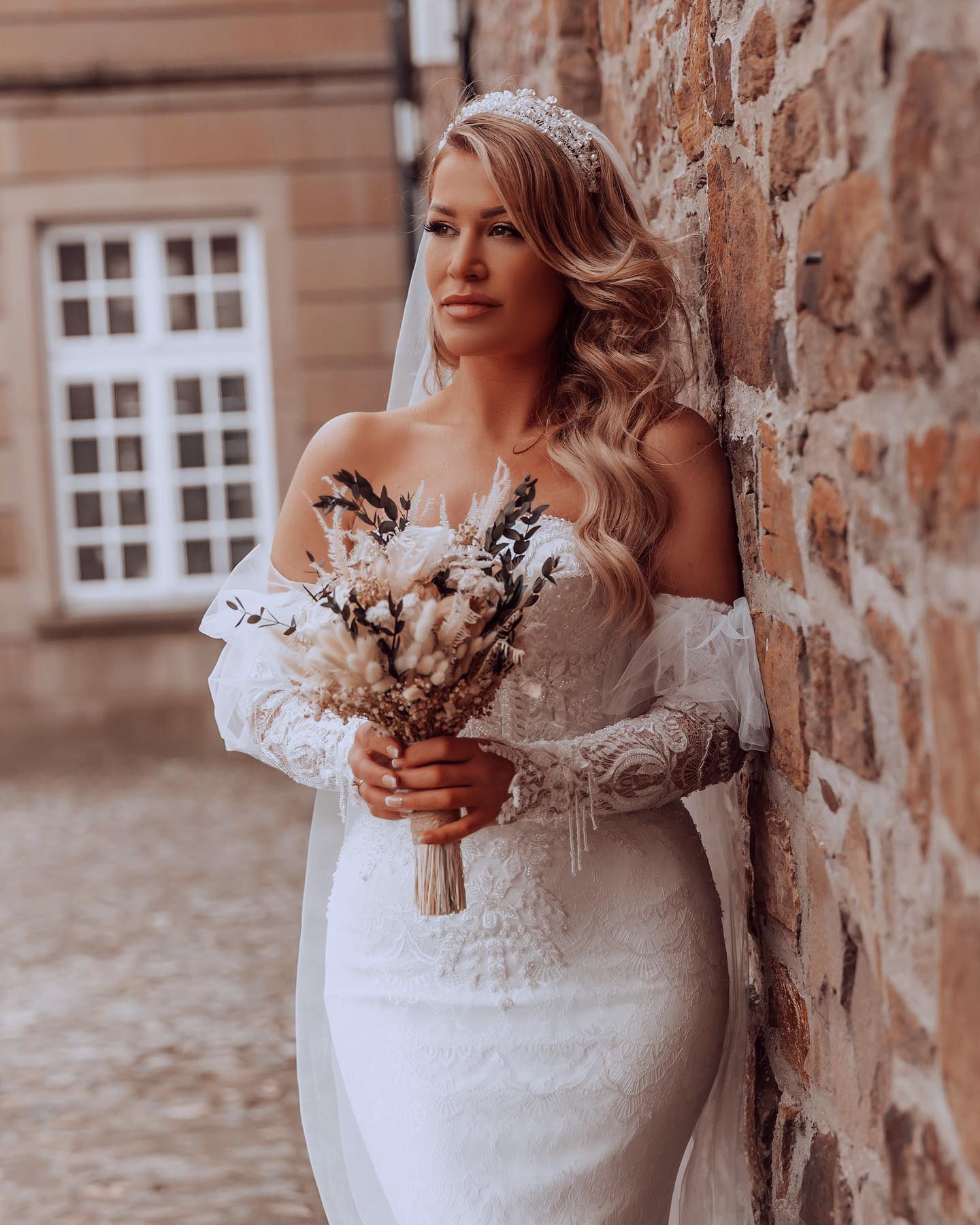 Detachable Sleeves Lace Wedding Dress Mermaid Overskirt - Fashionpara