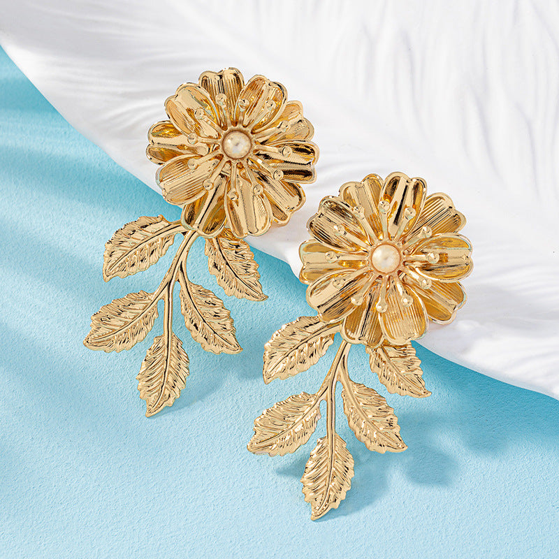 Retro Three-dimensional Flower and Leaf Earrings