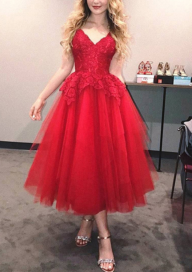 Elegant A-line Ball Gown Princess V-Neck Sleeveless Lace Tulle Tea-Length Homecoming Dress - Fashionpara