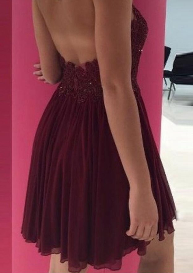 Elegant A-line Halter Chiffon Homecoming Dress with Appliqued Beading - Fashionpara