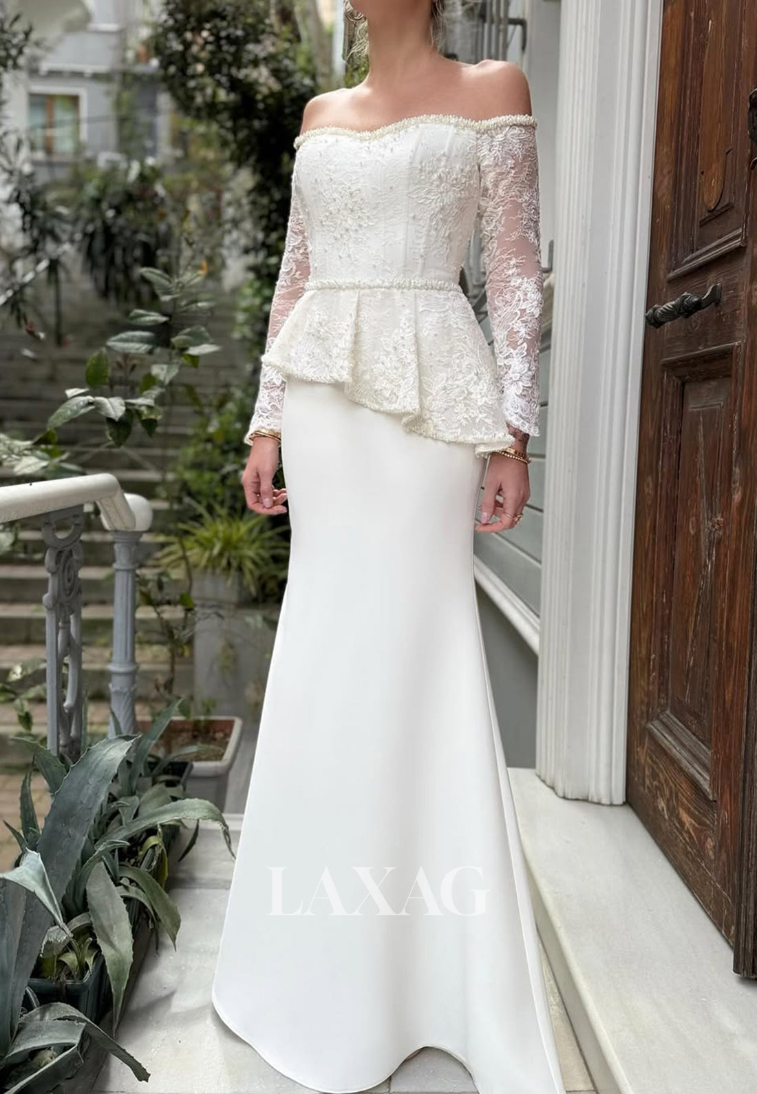 Sweetheart Long-Sleeves Lace Applique Bride Gowns Beaded Pleated Satin Mermaid Wedding Dress