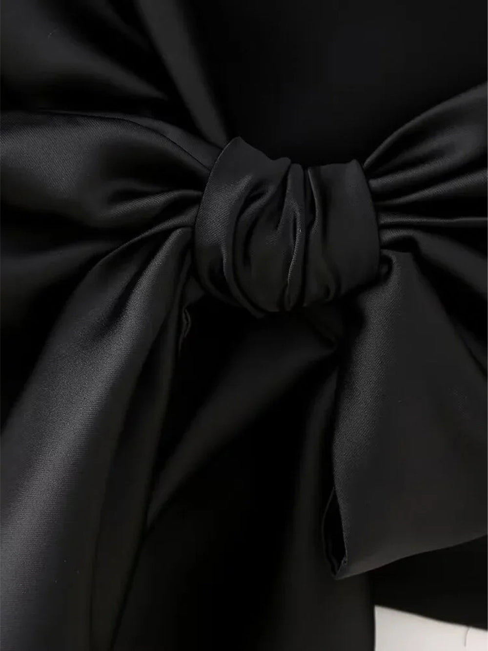 Backless Chic Top - Fashionpara