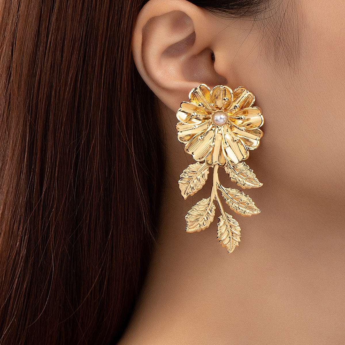 Retro Three-dimensional Flower and Leaf Earrings