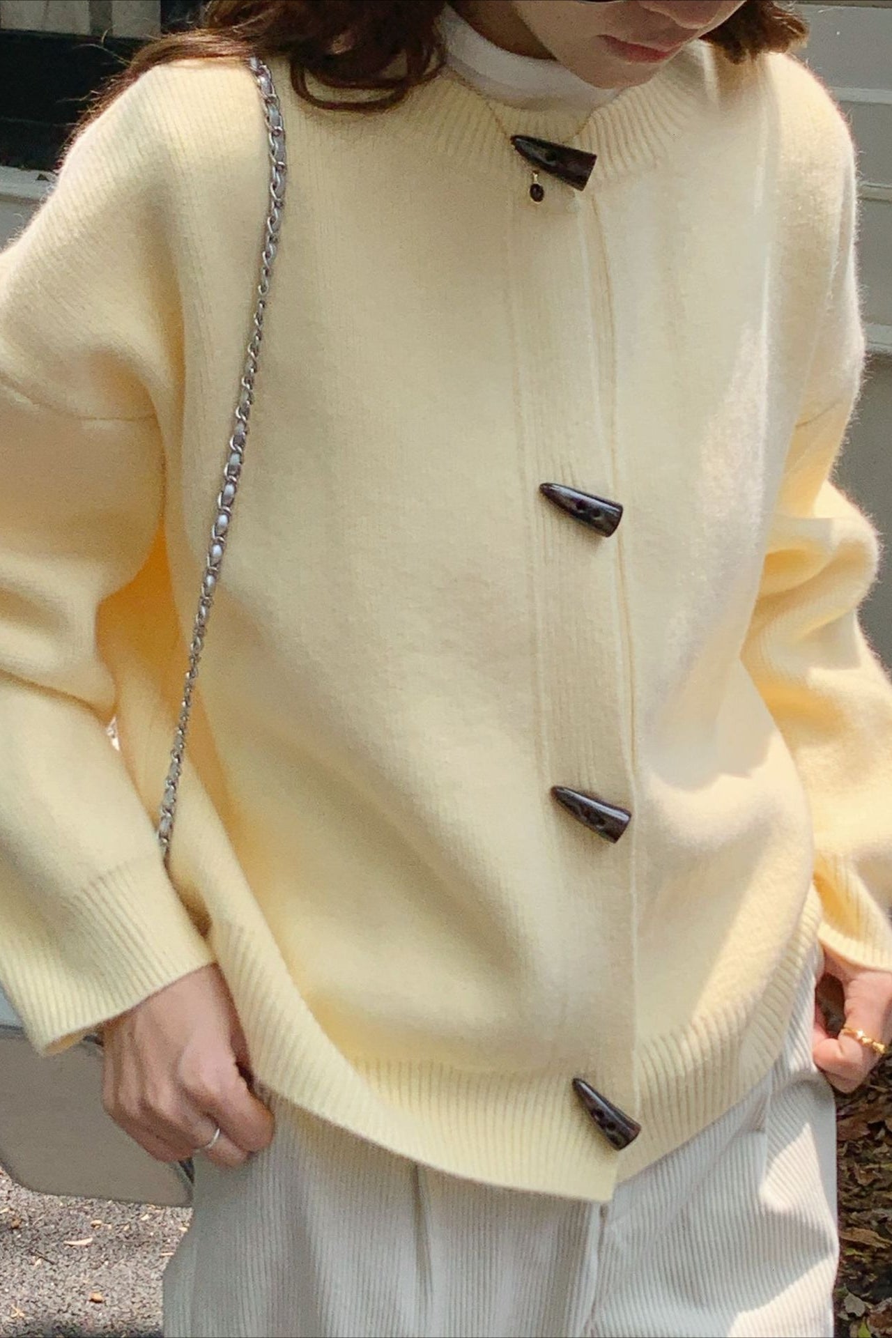 Chic Loose Knit Cardigan with Retro Toggle-Button Style