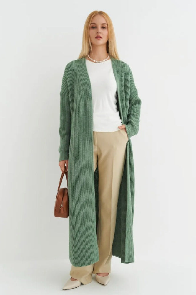 Chic Long-Length Knit Cardigan for Cozy Layering Style