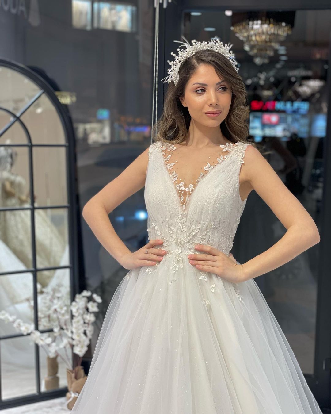 Fabulous Floor-Length V-Neck Sleeveless A-Line Tulle Wedding Dress - Fashionpara