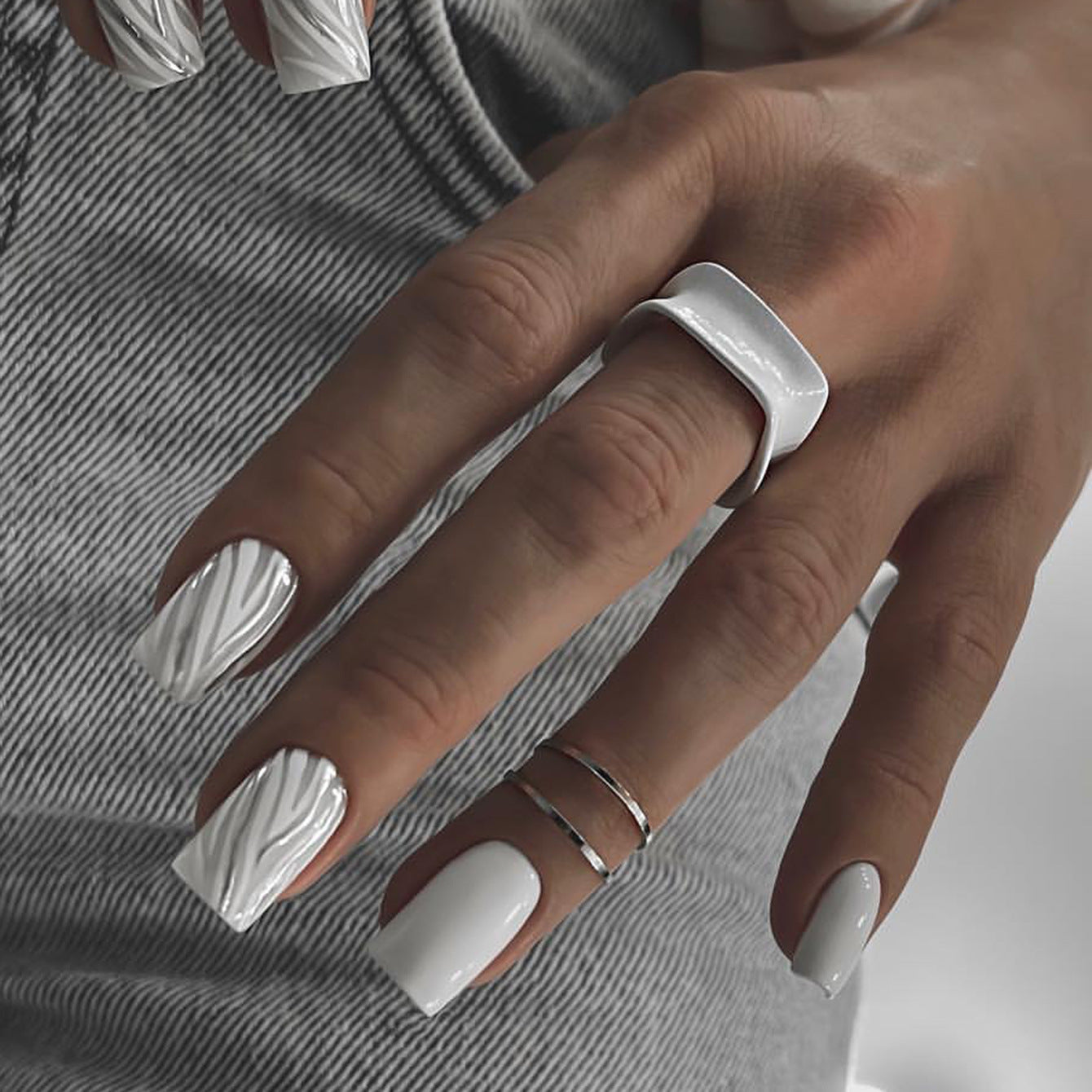 24pcs Short Square Trim Fake Nail & 1sheet Tape