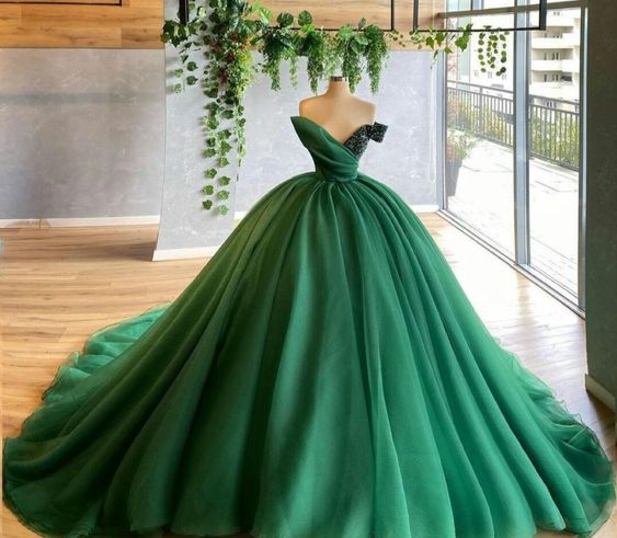 Green Quinceanera Dresses Ball Gown Sexy V Neck Tiered Ruffles Tulle Plus Size Formal Party Prom Evening Gowns - Fashionpara