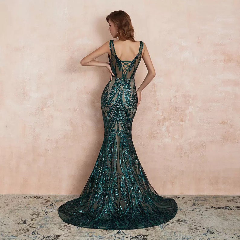 Glamorous Green Sequins Mermaid Evening Gowns Long V-Neck Prom Dress On Sale - Fashionpara