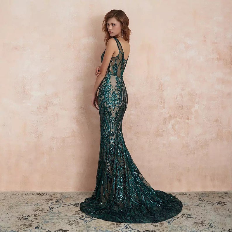 Glamorous Green Sequins Mermaid Evening Gowns Long V-Neck Prom Dress On Sale - Fashionpara