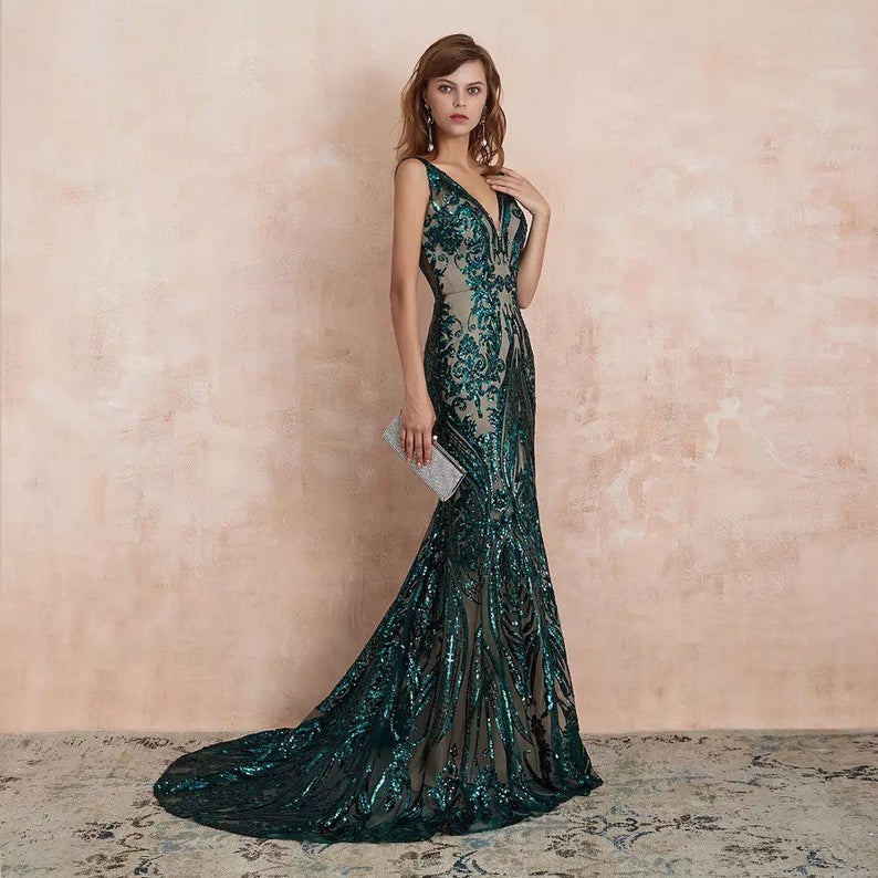 Glamorous Green Sequins Mermaid Evening Gowns Long V-Neck Prom Dress On Sale - Fashionpara