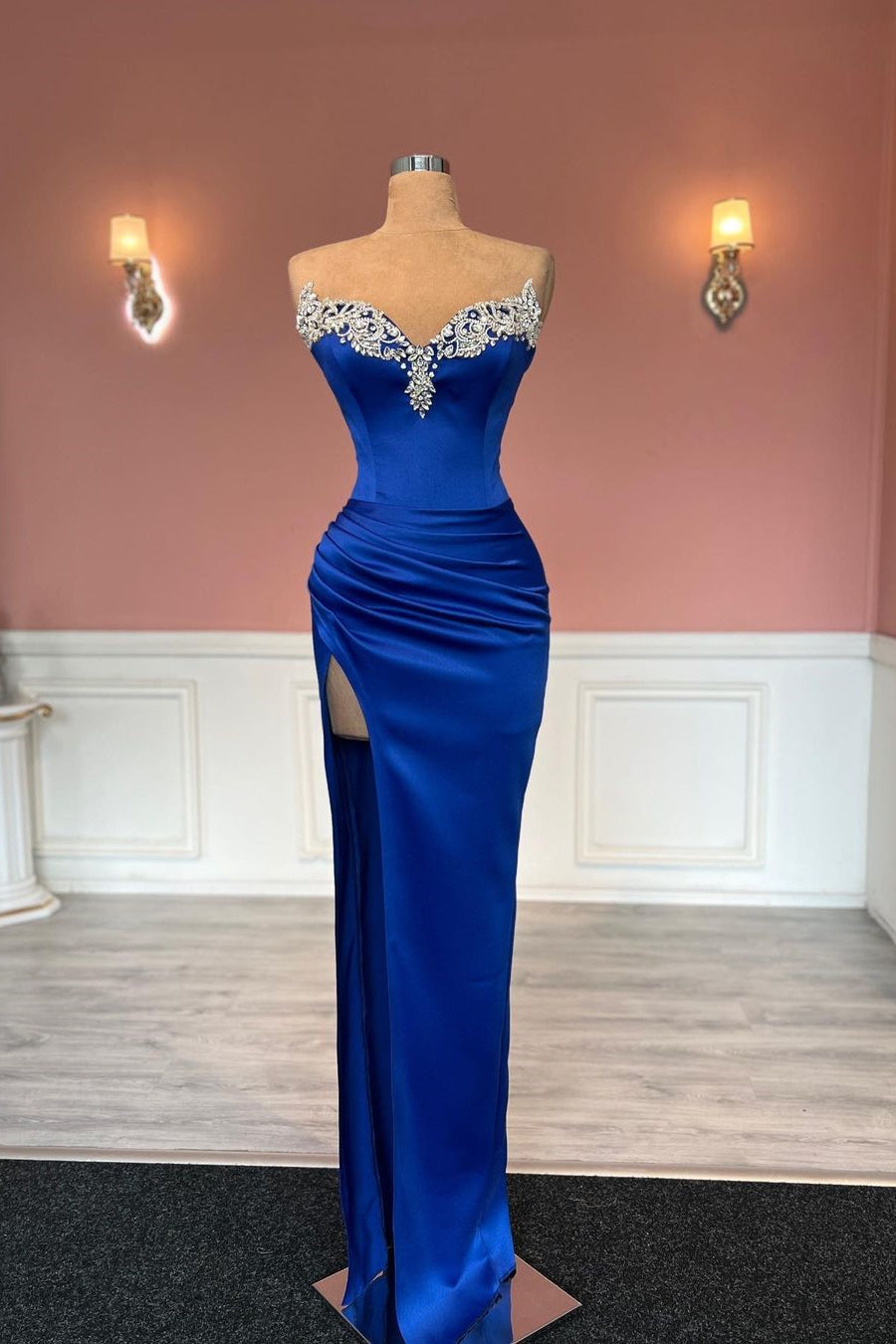 Exquisite Royal Blue Column Jewels Strapless Prom Dress With Slit - Fashionpara