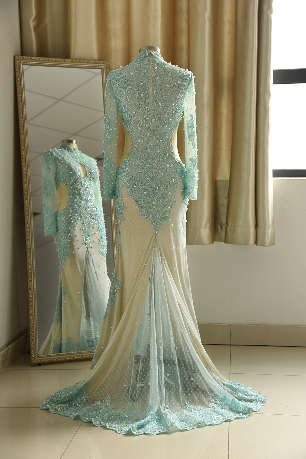 Gorgeou High-Neck Lace Appliques Prom Dresses Long Sleeves Front Slit Evening Gowns with Pearls - Fashionpara
