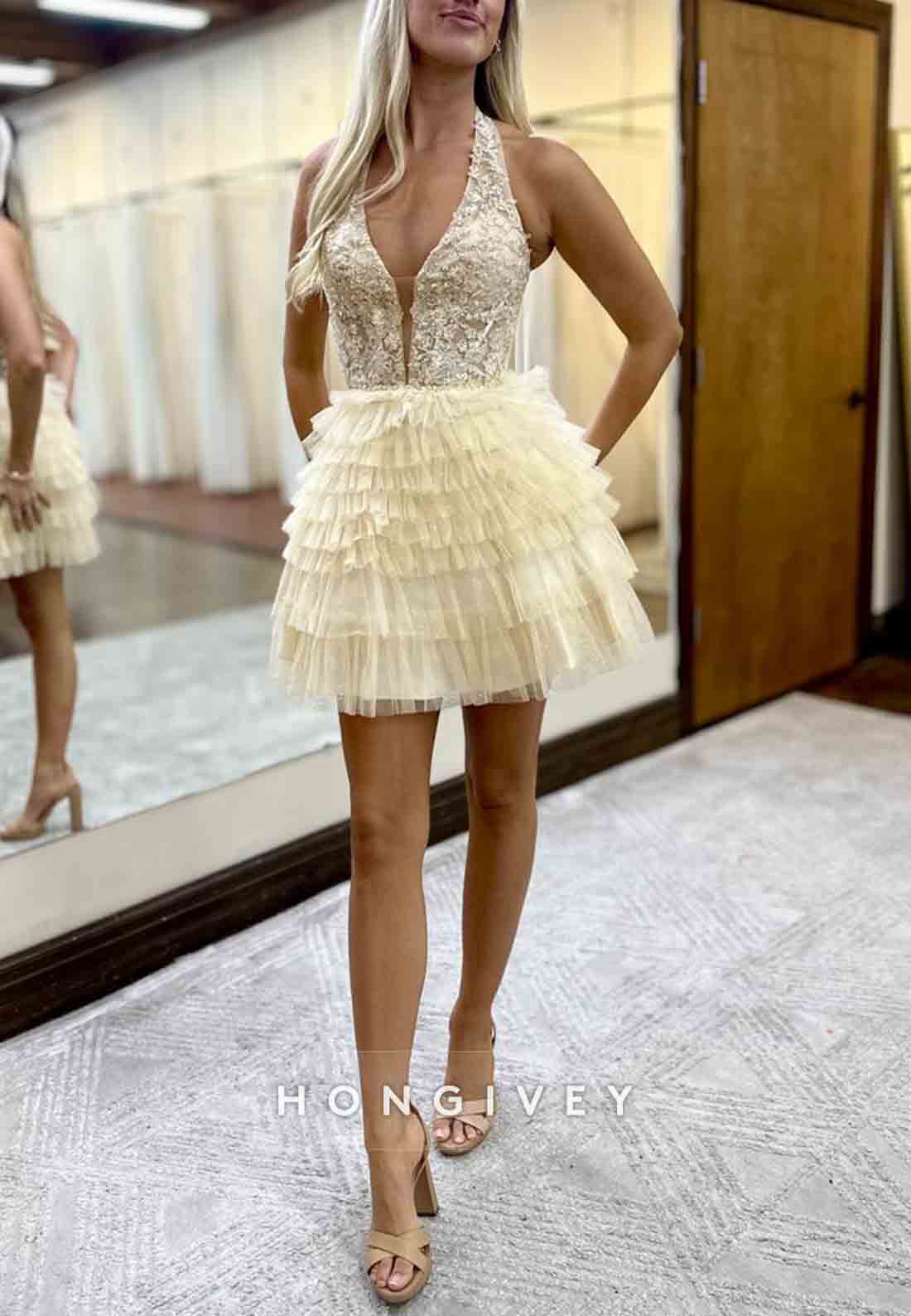 Halter A-Line Low Back Tulle Sleeveless Appliqued Ruched Short Homecoming Dresses