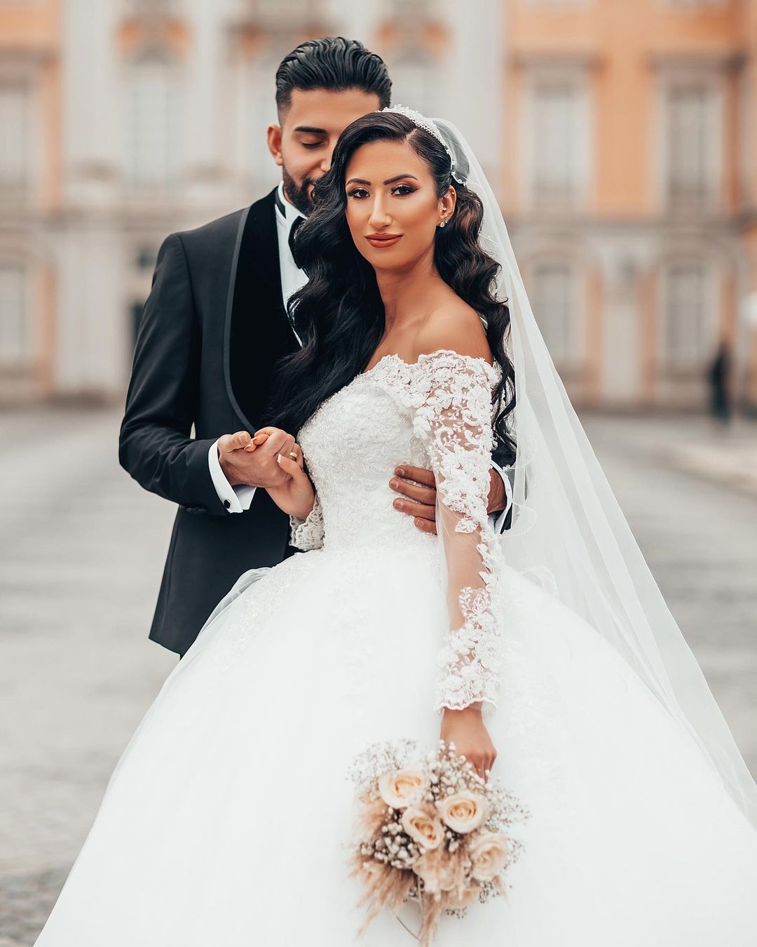 Long Sleeves Ball Gown Wedding Dress Off-the-Shoulder With Appliques - Fashionpara