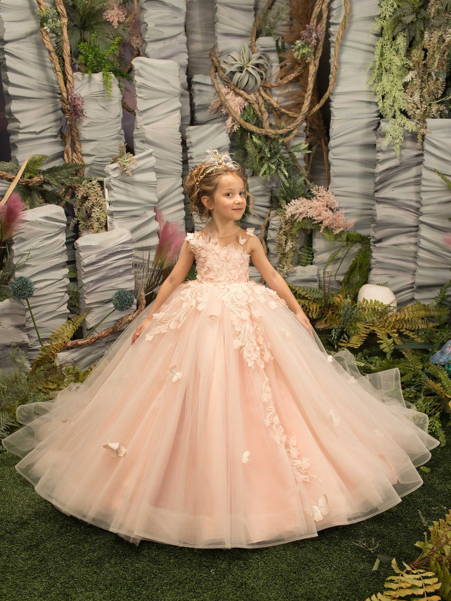 Lovely Sleeveless Ball Gown Flower Girls Dress With Appliques - Fashionpara
