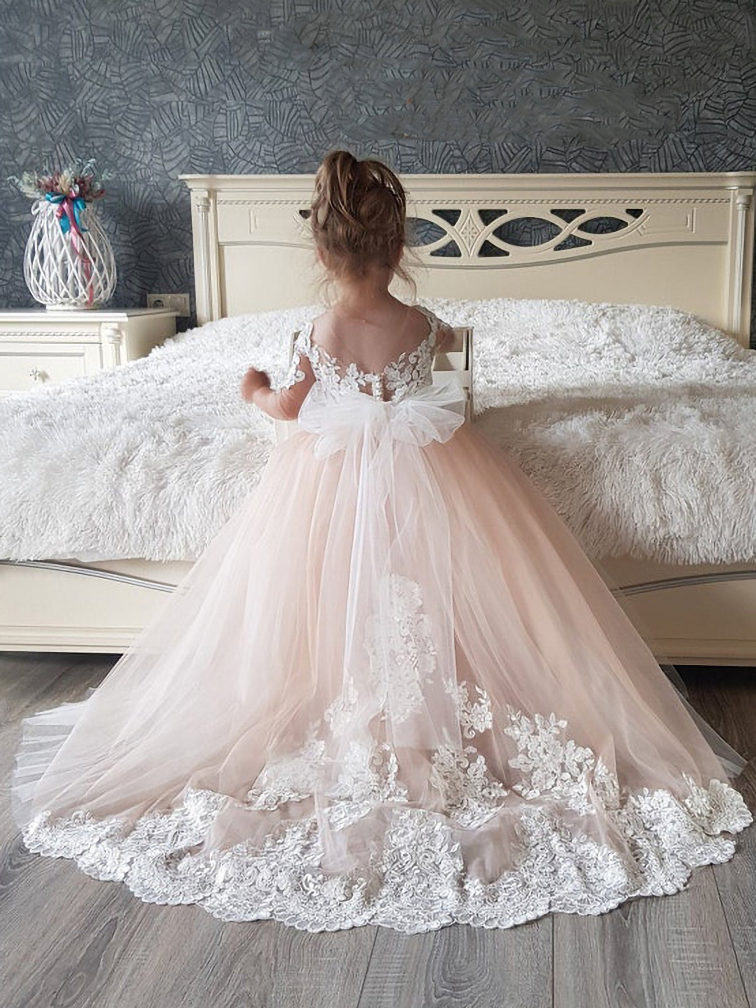 Lovely Tulle Lace Flower Girl Dress Wedding Party with Appliques - Fashionpara