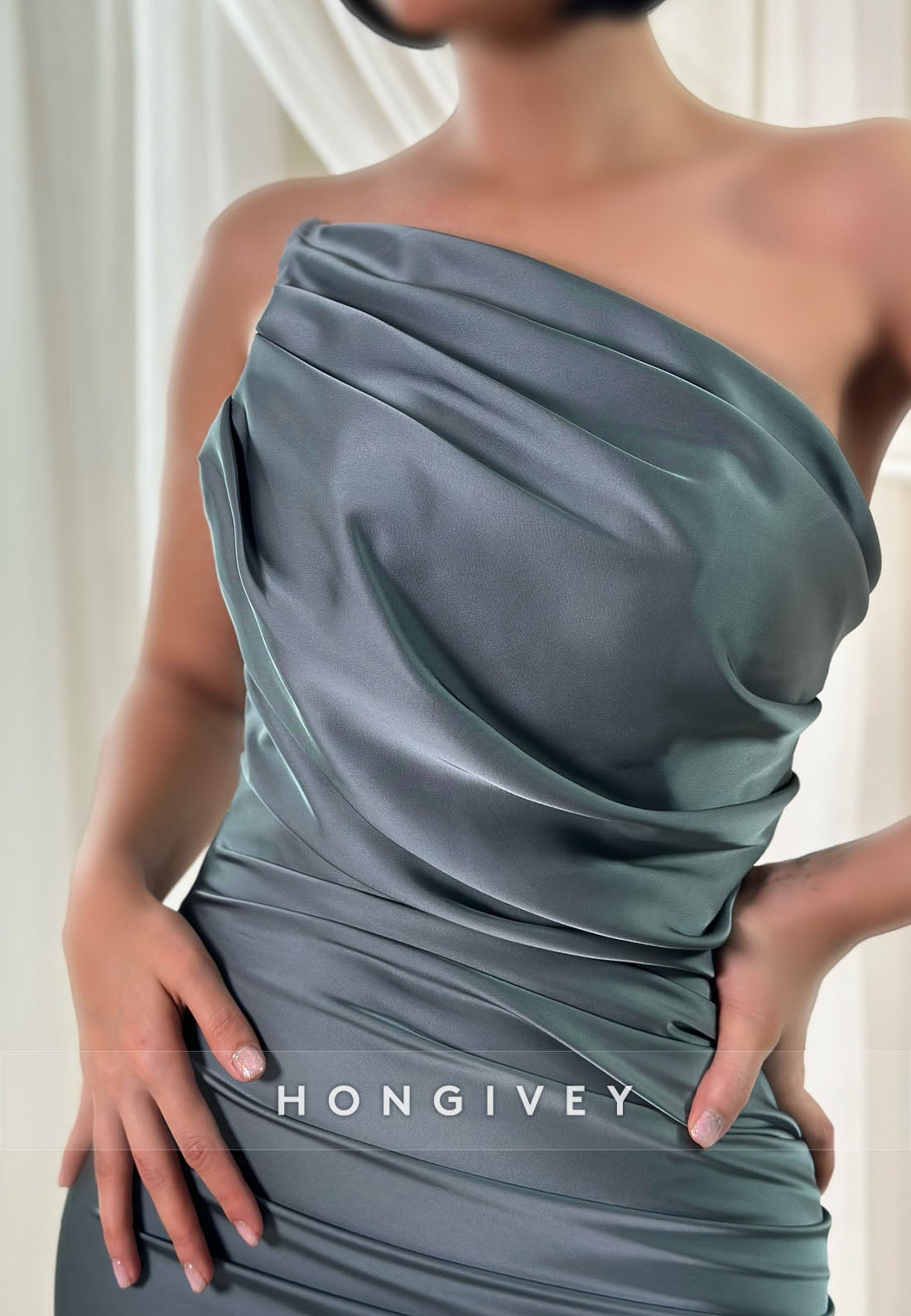 Column Strapless Pleated Formal Dresses Knee-Length Satin Cocktail Dresses