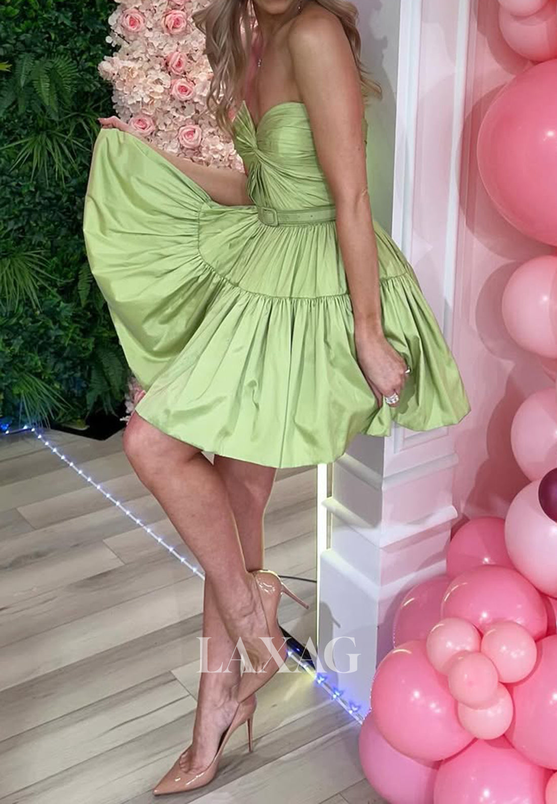 Simple Sweetheart Sleeveless Pleated Satin A-Line Party Homecoming Dress