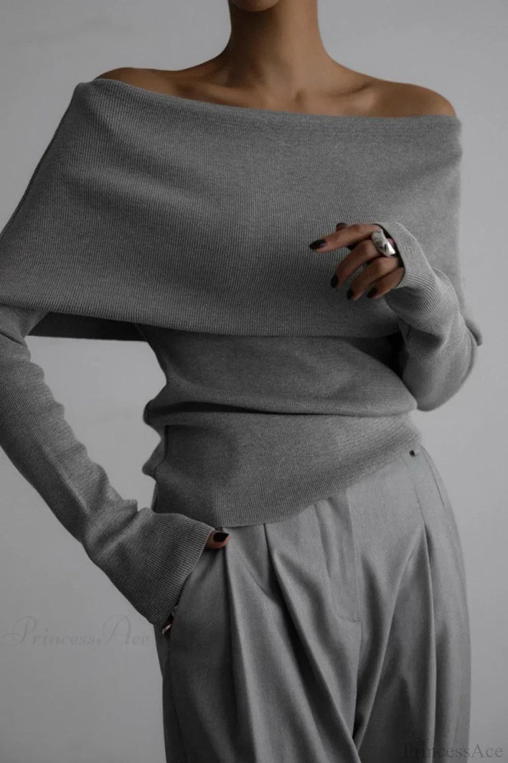 Off-Shoulder Fitted Long-Sleeve Knit Top 4