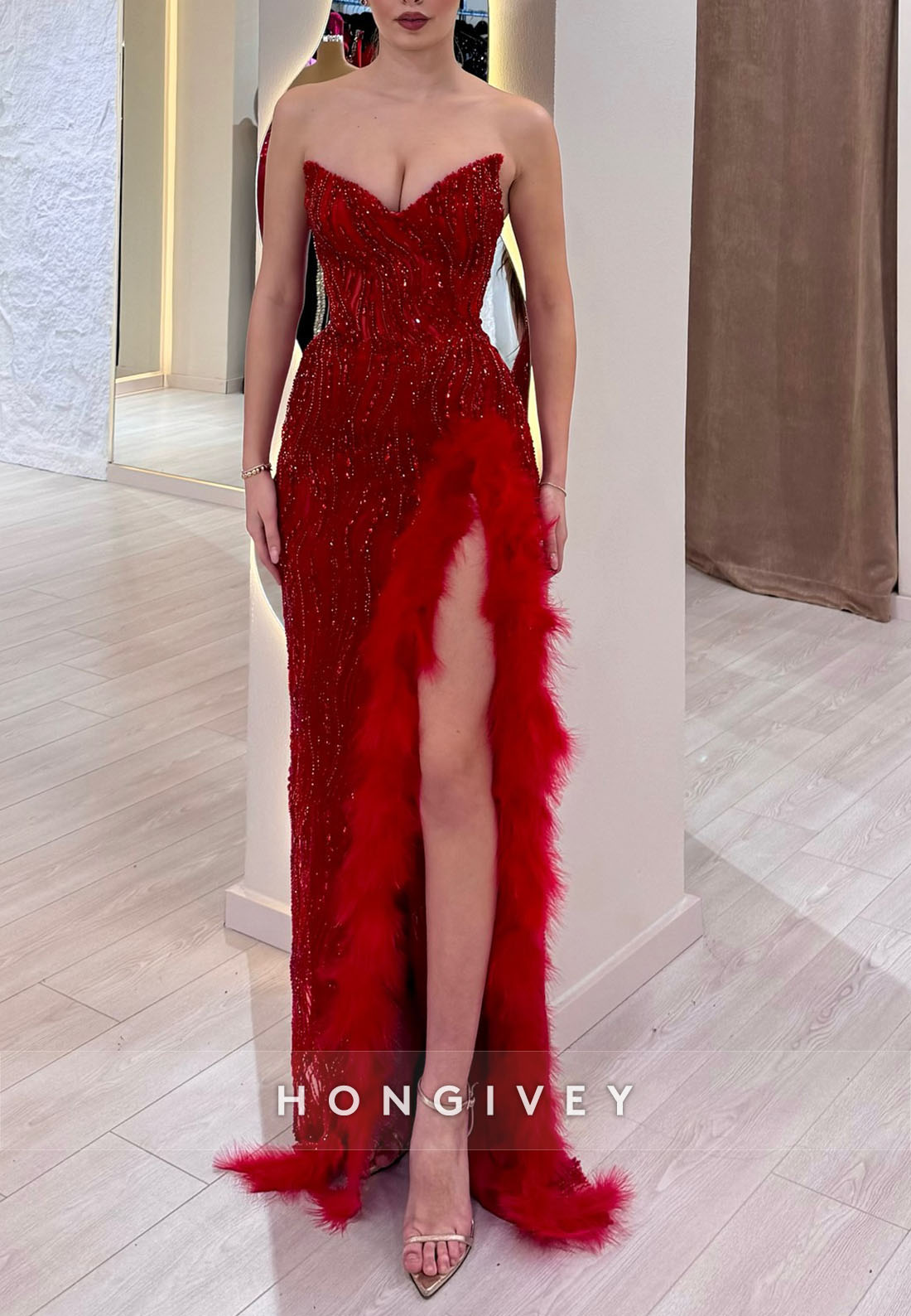 Column Floor-Length Prom Dresses Strapless Beading Feather High Slit Evening Gown