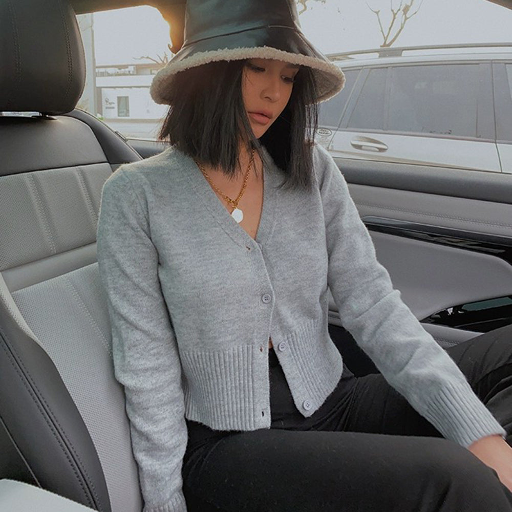 Stylish Orro Shop Short Solid Knit Cardigan for Versatile Wear