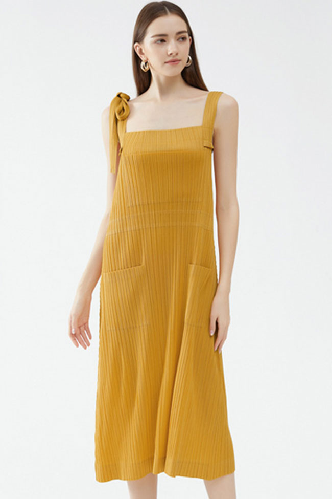 Relaxed Square Neck Tie Strap Pocketed A Line Pleated Midi Sundress - Yellow - Fashionpara