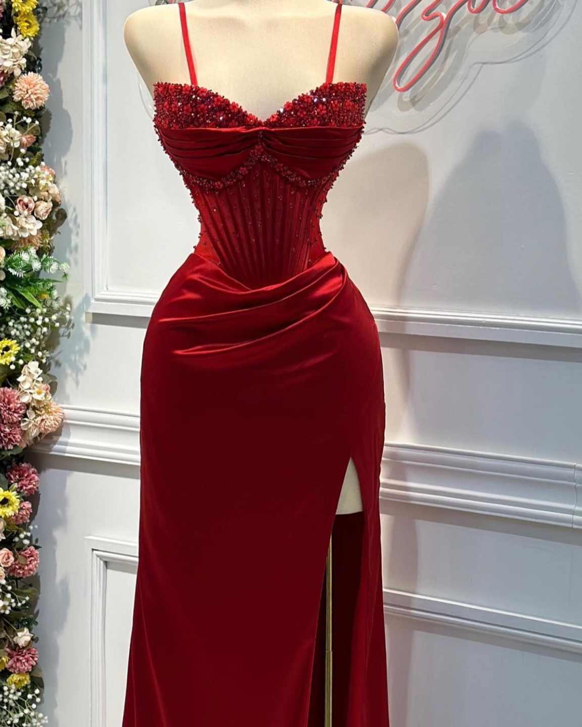 Spaghetti Straps Sweetheart Seeleveless Sheath High Split Pleated Satin Prom Dress with Beads Evening Dress