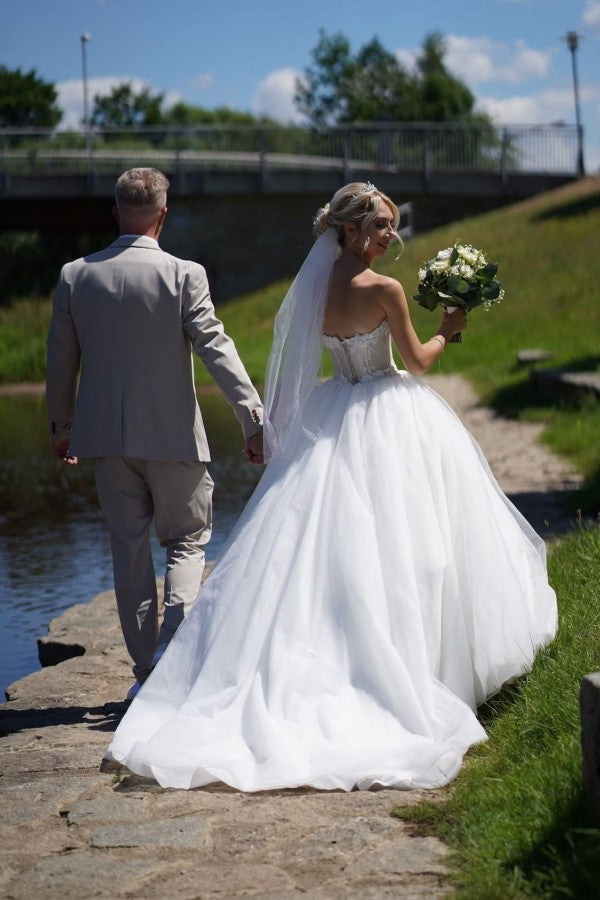 Simple Princess Long A-Line Sleeveless Wedding Dress with Lace - Fashionpara