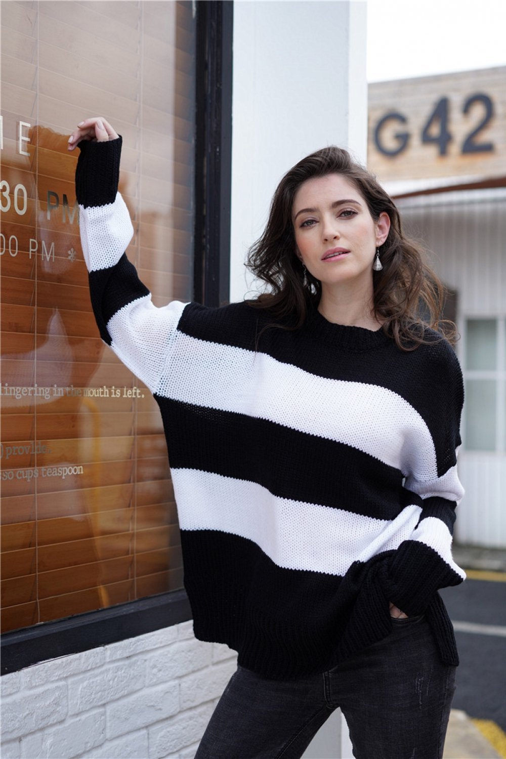 RadyRin Classic Black Long-Sleeve Round Neck Sweater