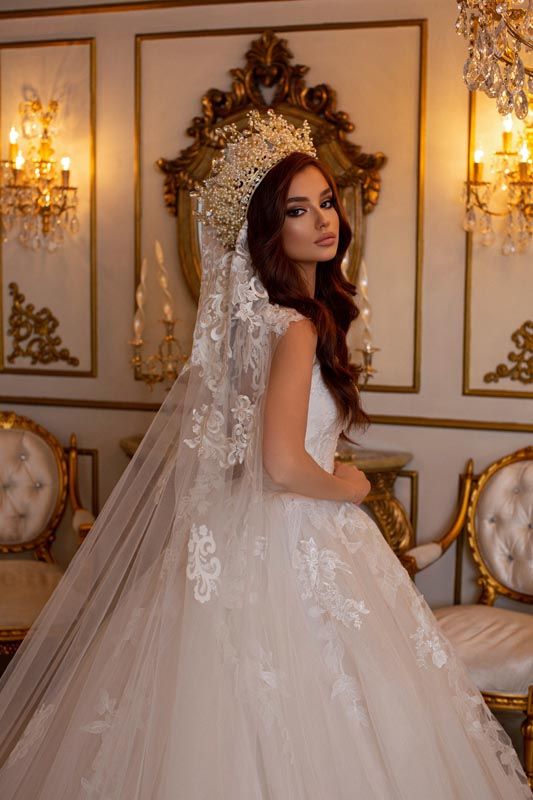 Sleeveless Princess Tulle Wedding Dress With Appliques - Fashionpara