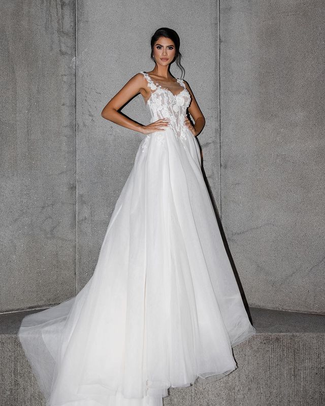 Sleeveless Tulle Wedding Dress Long With Appliques - Fashionpara