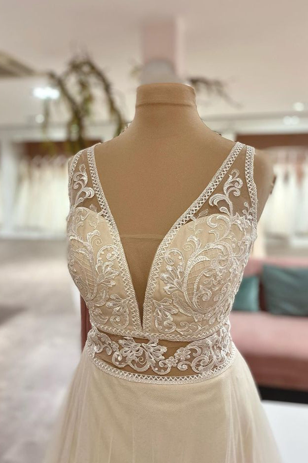 Sleeveless V-Neck Wedding Dress Lace Tulle Bridal Gowns - Fashionpara