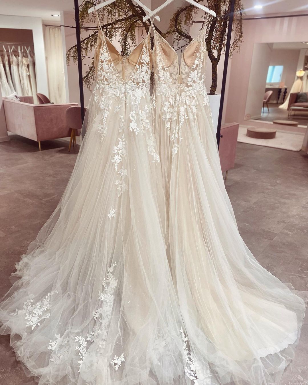 Spaghetti-Straps V-Neck Wedding Dress Sleeveless With Lace Appliques - Fashionpara