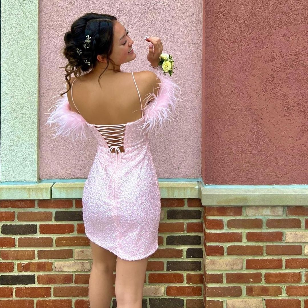 Sparkly Bodycon Scoop Neck Light Pink Sequined Short Homecoming Dress with Feather Trim - Fashionpara