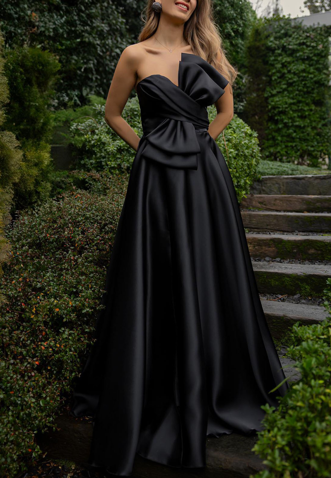 Pleated Bowknot Strapless Satin Formal Dresses Asymmetrical Neck Sweep Train A-line Evening Gown