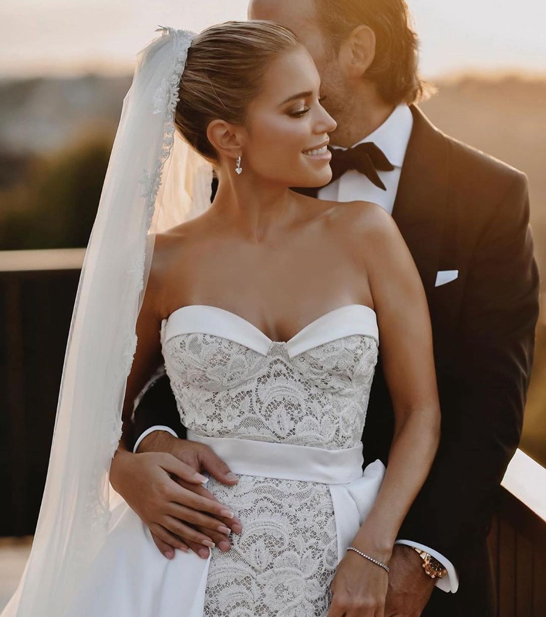 Sweetheart Lace Wedding Dress Overskirt Long - Fashionpara