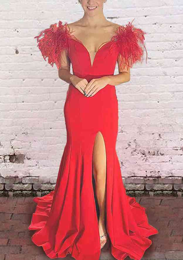 Trumpet/Mermaid Off-the-Shoulder Strapless Satin Prom Dress/Evening Dress with Feather Split - Fashionpara